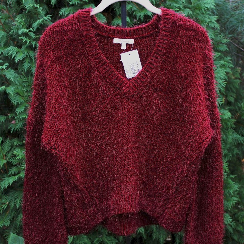 Beltaine Soft & Stretchy Slouchy V- Neck Eyelash Sweater NWT